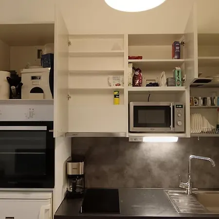 Helsinki-vantaa Airportstudio2 アパート